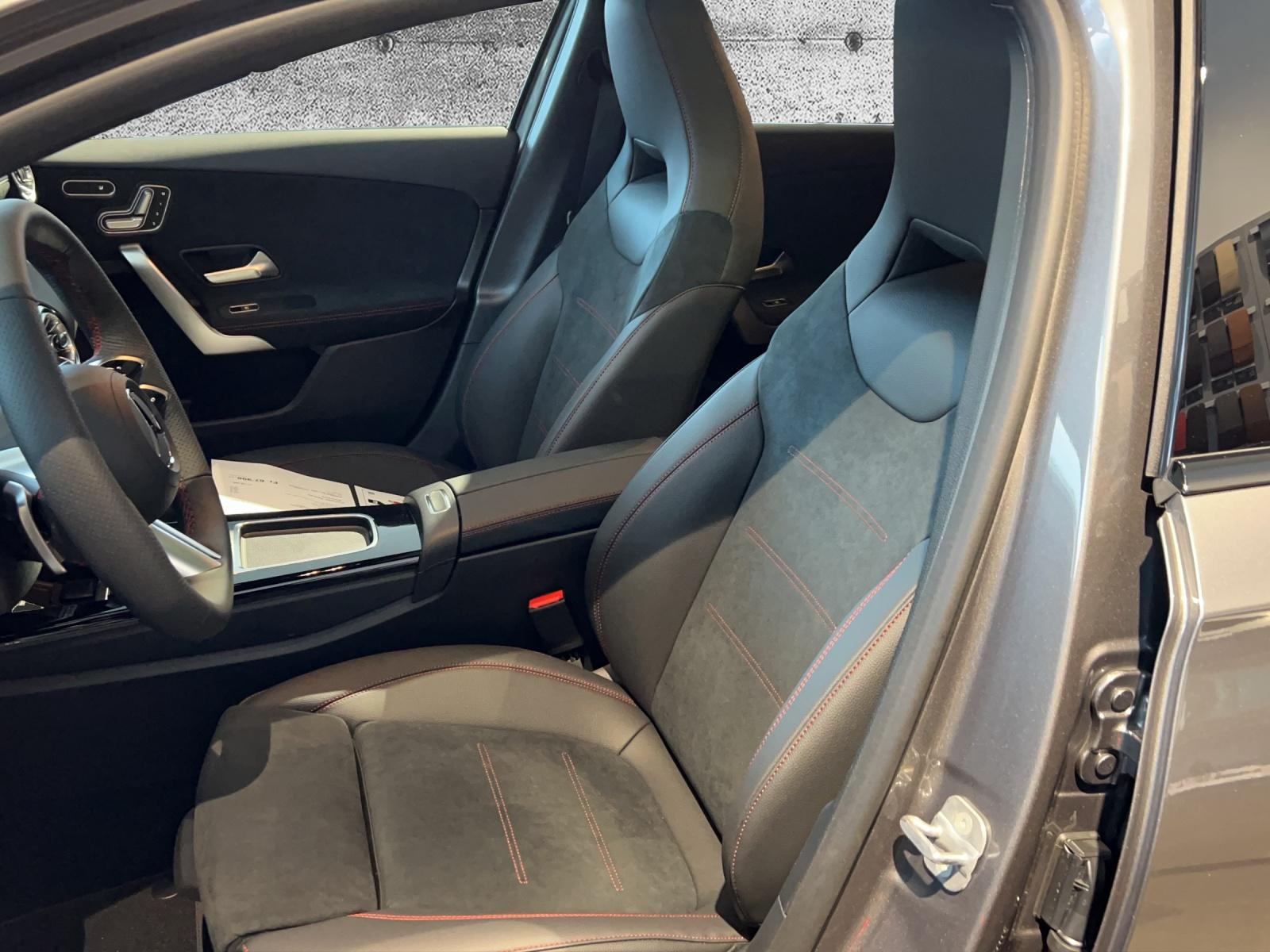 MERCEDES-BENZ A 250 AMG Line 4m-image-12