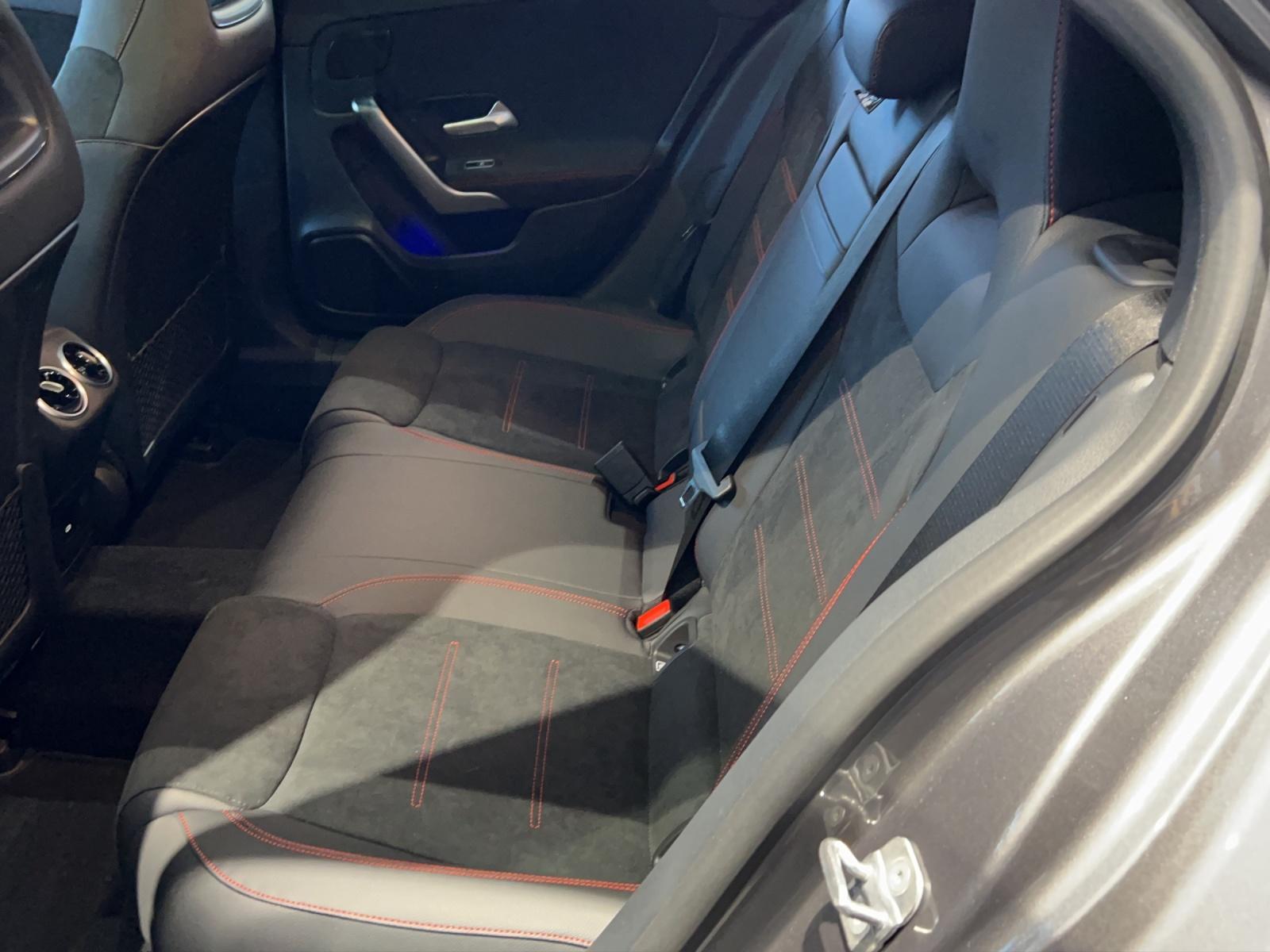 MERCEDES-BENZ A 250 AMG Line 4m-image-11