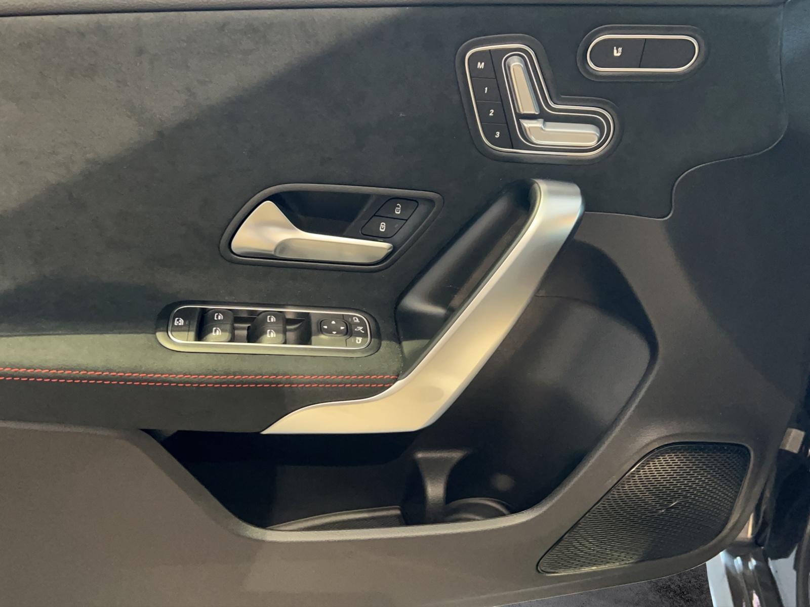MERCEDES-BENZ A 250 AMG Line 4m-image-5