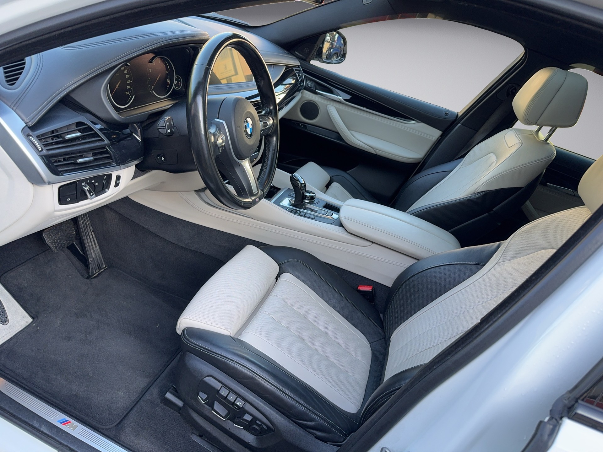 BMW X6 xDrive 50i Steptronic-image-8