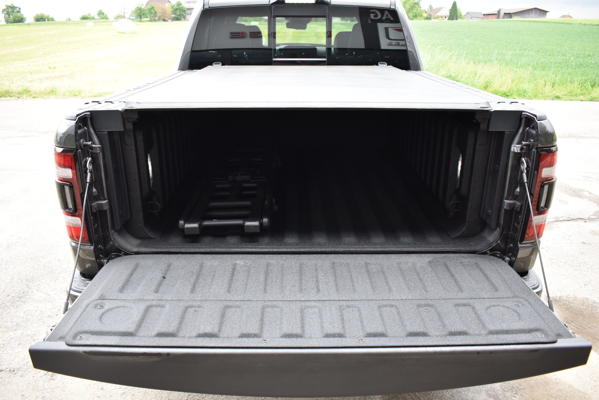 DODGE Ram 1500 Crew Cab Limited-image-6