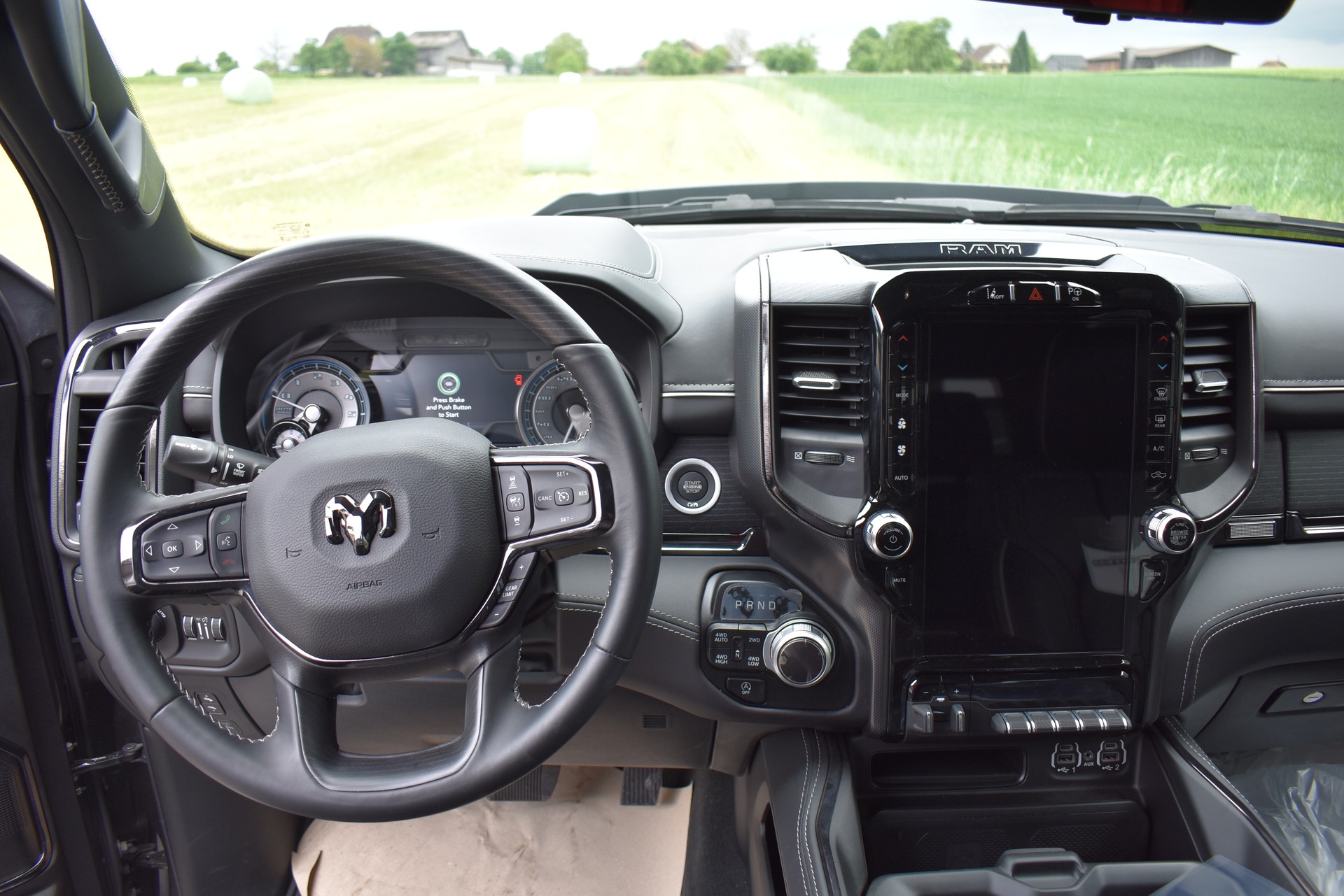 DODGE Ram 1500 Crew Cab Limited-image-11