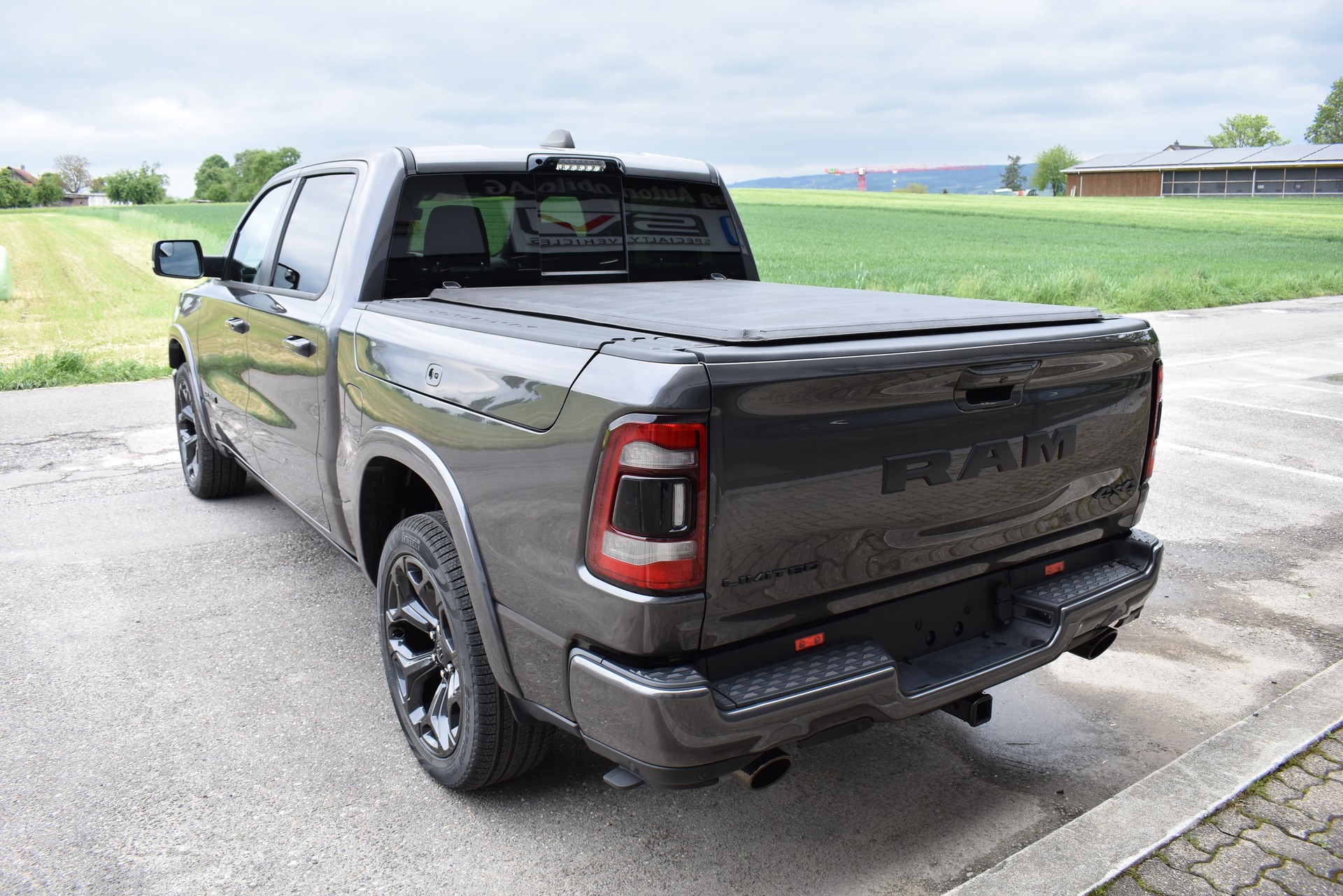 DODGE Ram 1500 Crew Cab Limited-image-7