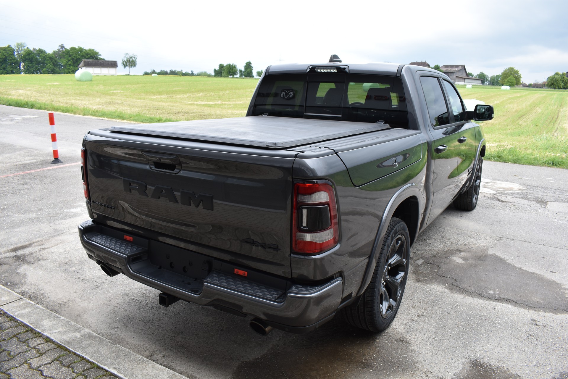 DODGE Ram 1500 Crew Cab Limited-image-4