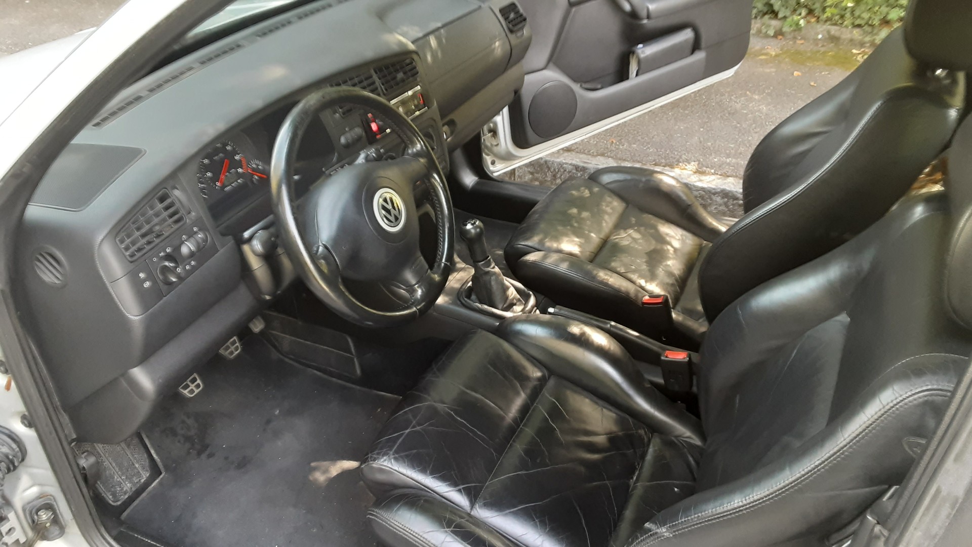 VW Golf Cabriolet 2000 Highline-image-2