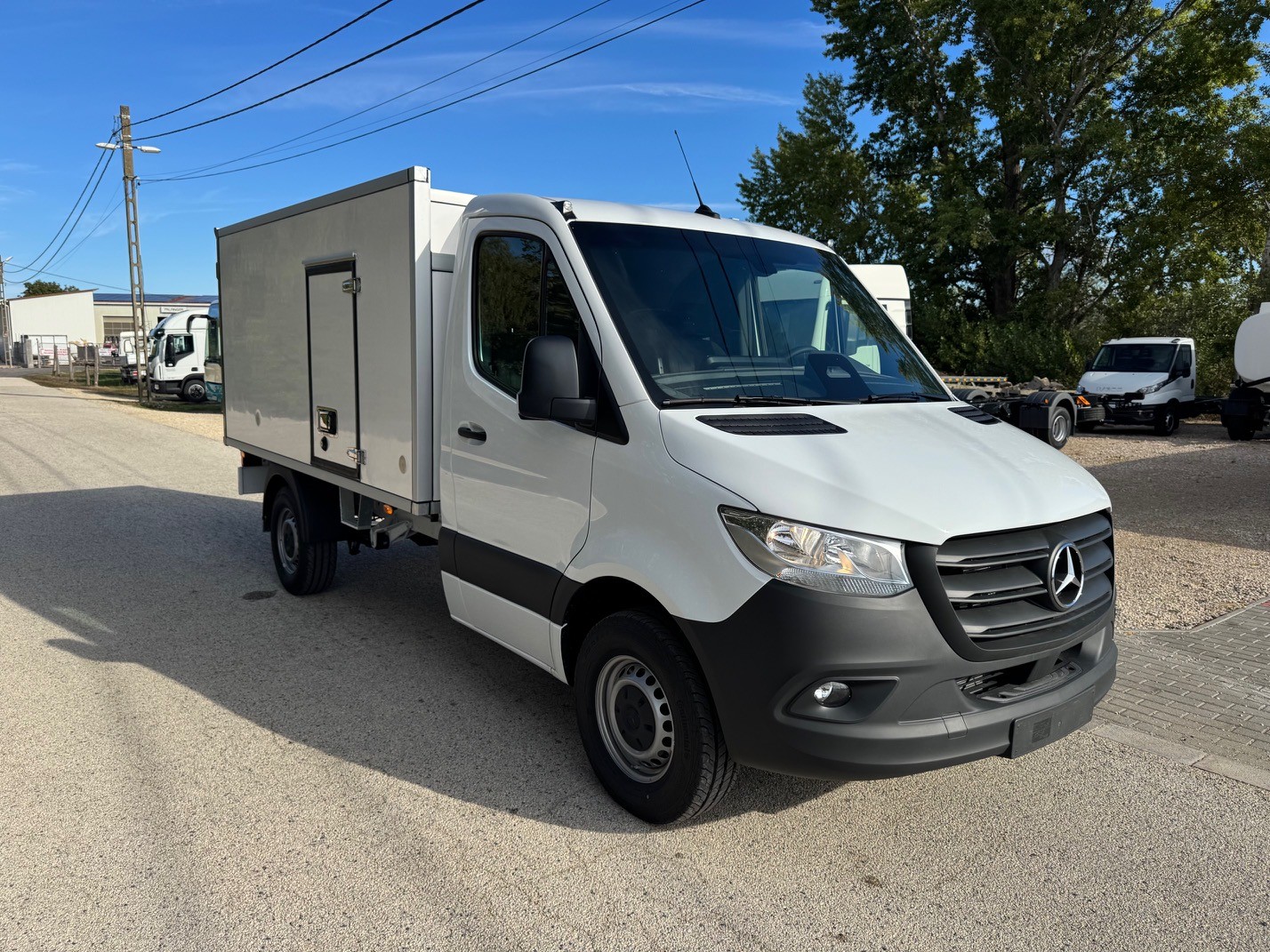 MERCEDES-BENZ 317 CDI Automat mit Kühlkoffer 20 Grad Speziell für Döner !!!!-image-2