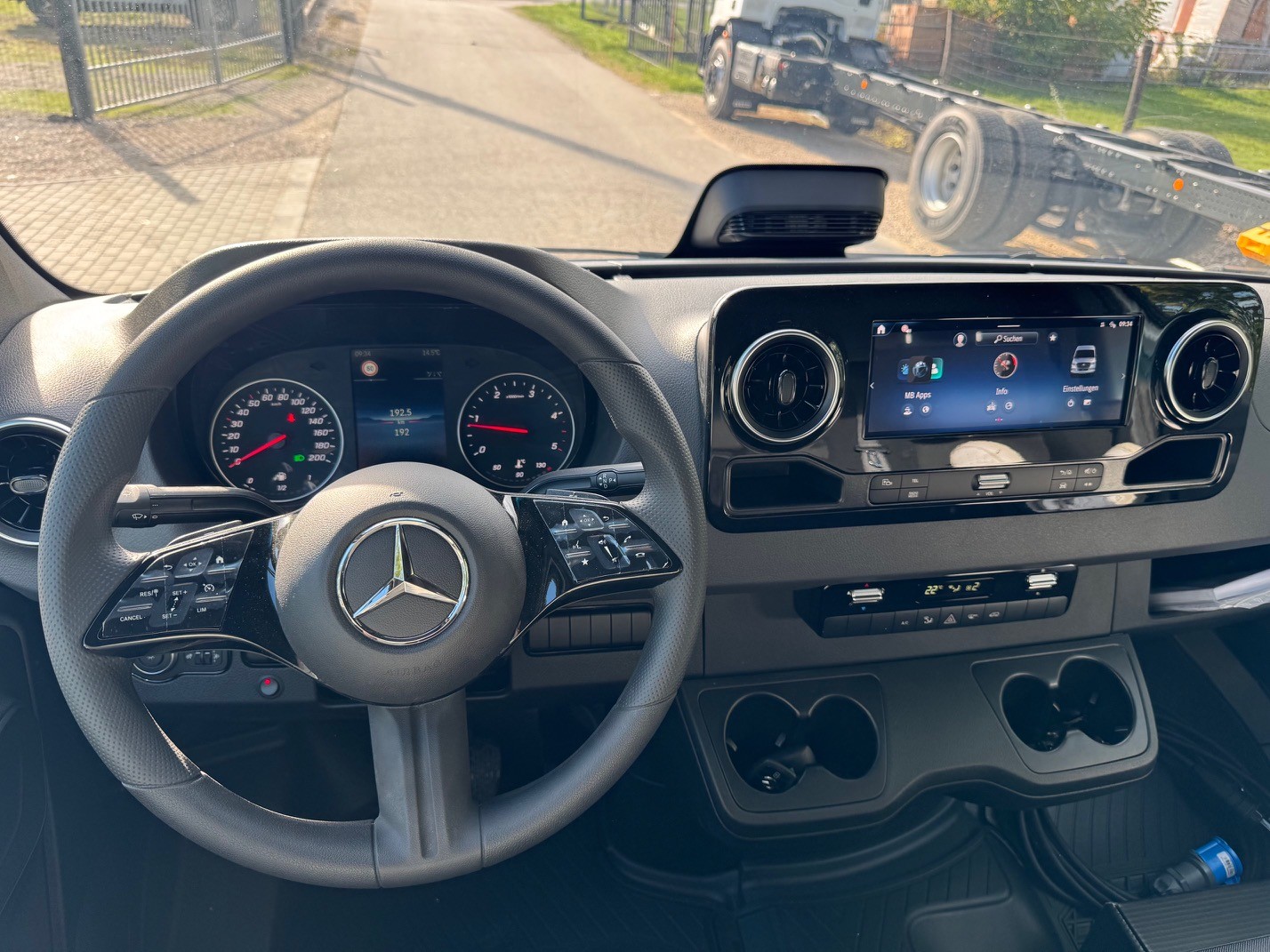 MERCEDES-BENZ 317 CDI Automat mit Kühlkoffer 20 Grad Speziell für Döner !!!!-image-13