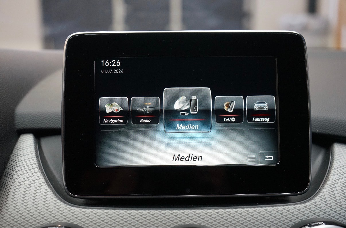 MERCEDES-BENZ B 220 AMG Line 4Matic 7G-DCT-image-14
