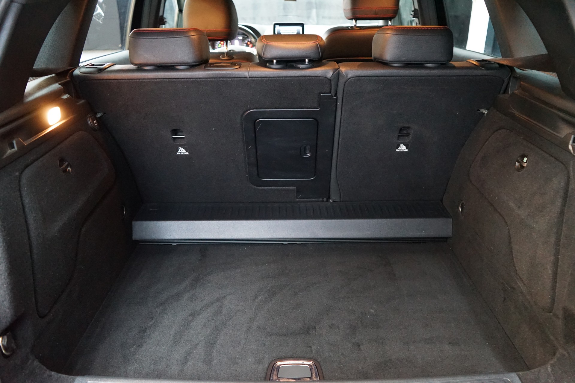 MERCEDES-BENZ B 220 AMG Line 4Matic 7G-DCT-image-17