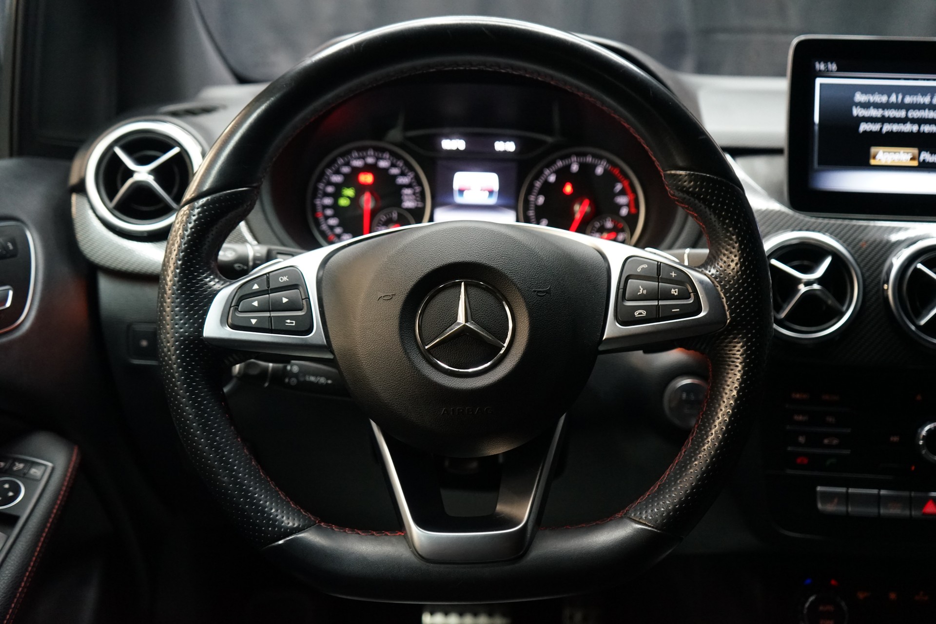 MERCEDES-BENZ B 220 AMG Line 4Matic 7G-DCT-image-10
