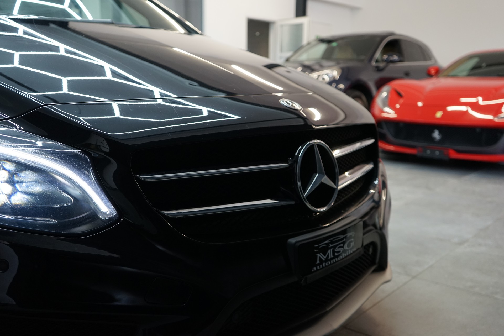 MERCEDES-BENZ B 220 AMG Line 4Matic 7G-DCT-image-4