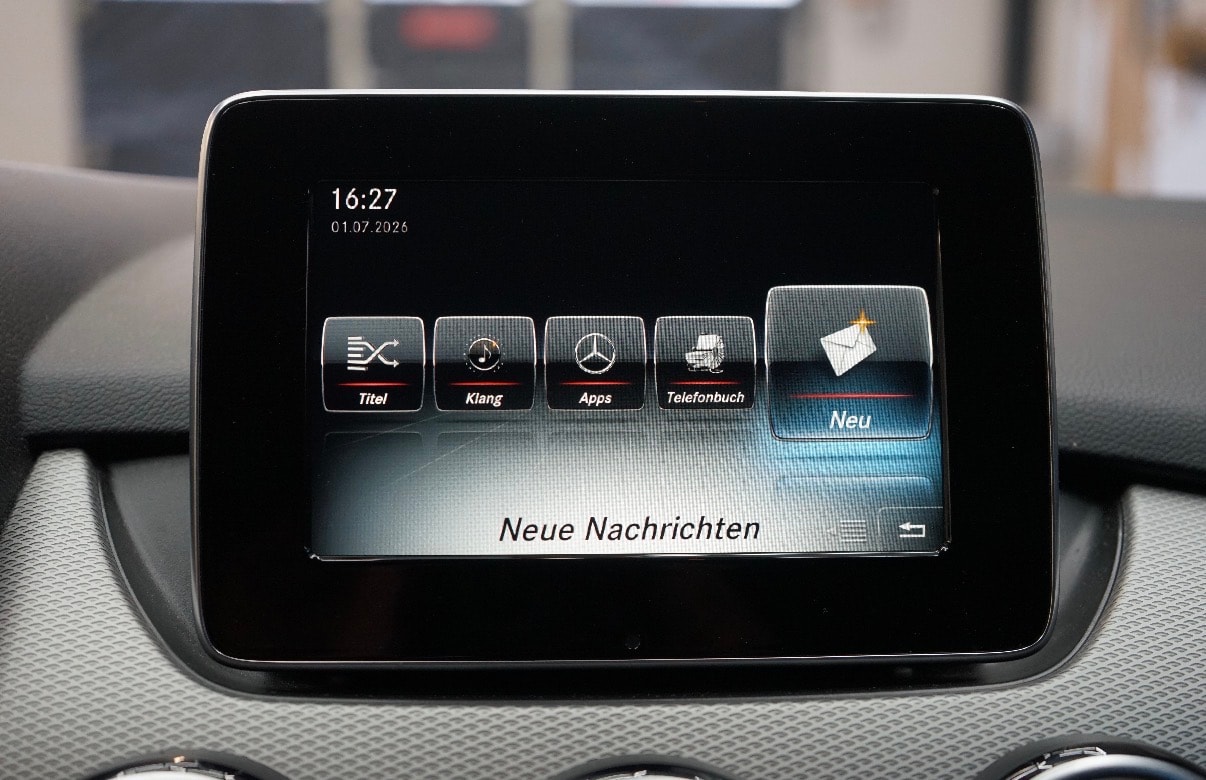 MERCEDES-BENZ B 220 AMG Line 4Matic 7G-DCT-image-15
