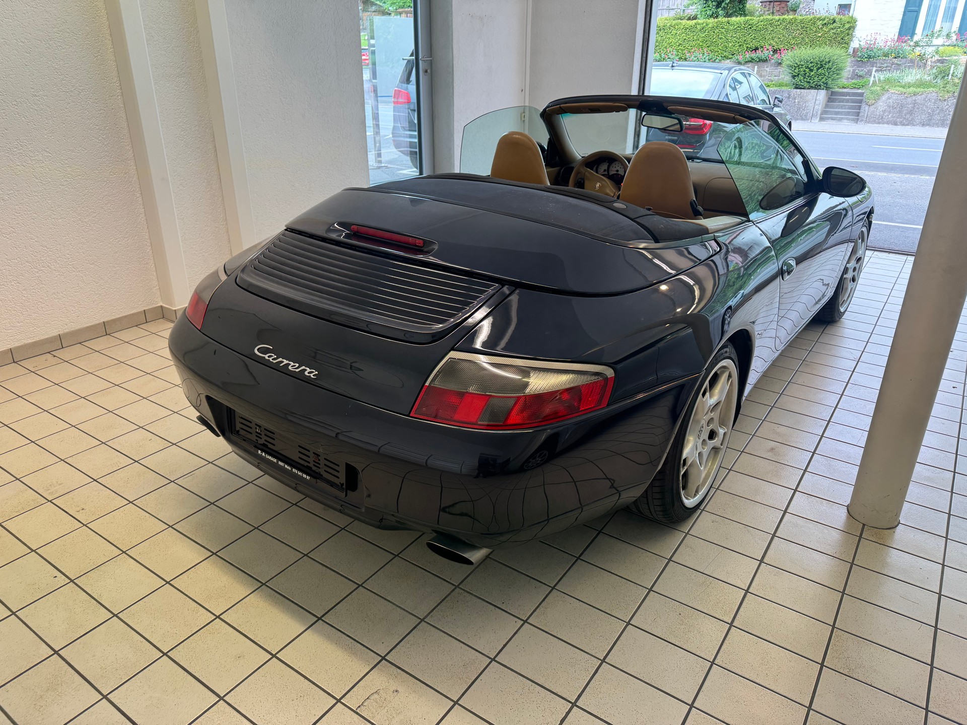 PORSCHE 911-image-12