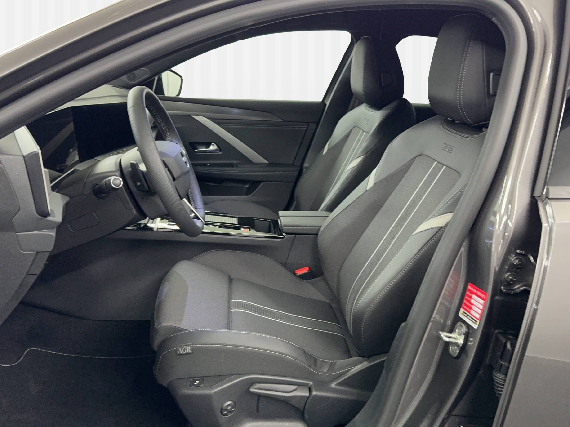OPEL Astra Sports Tourer 1.6 T PlugIn 180 PS Swiss Plus-image-5