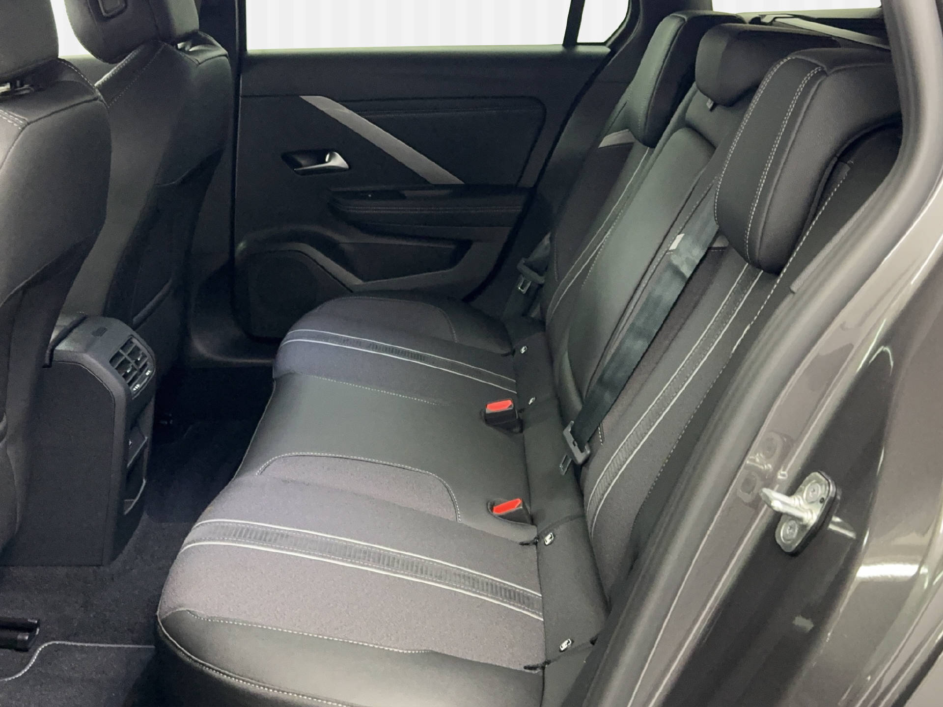 OPEL Astra Sports Tourer 1.6 T PlugIn 180 PS Swiss Plus-image-10