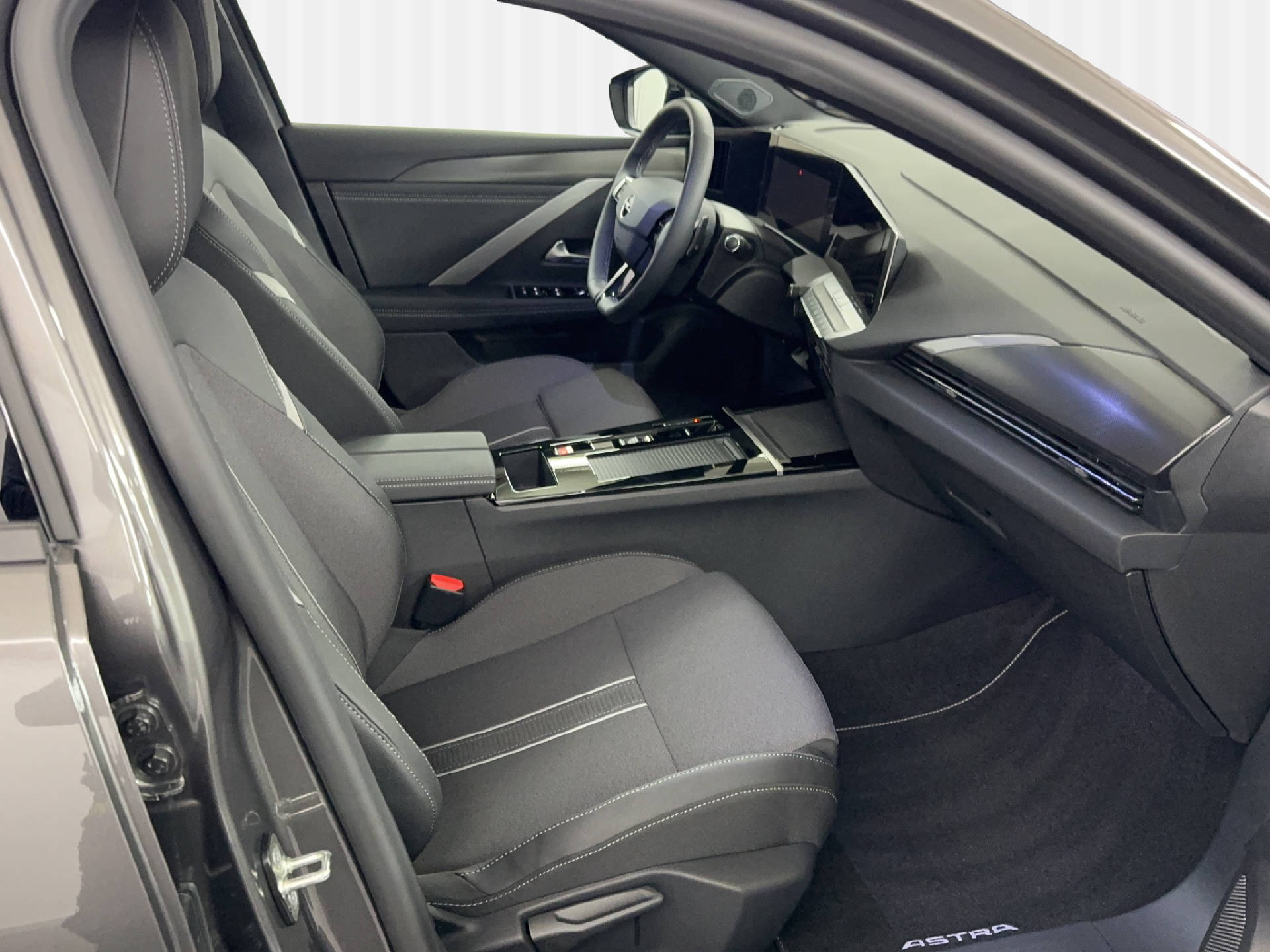 OPEL Astra Sports Tourer 1.6 T PlugIn 180 PS Swiss Plus-image-11