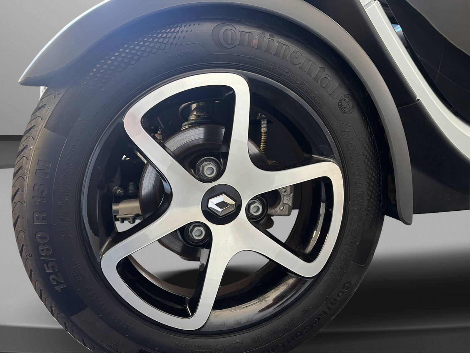 RENAULT Twizy Z.E. Intens Black (incl. Battery)-image-8