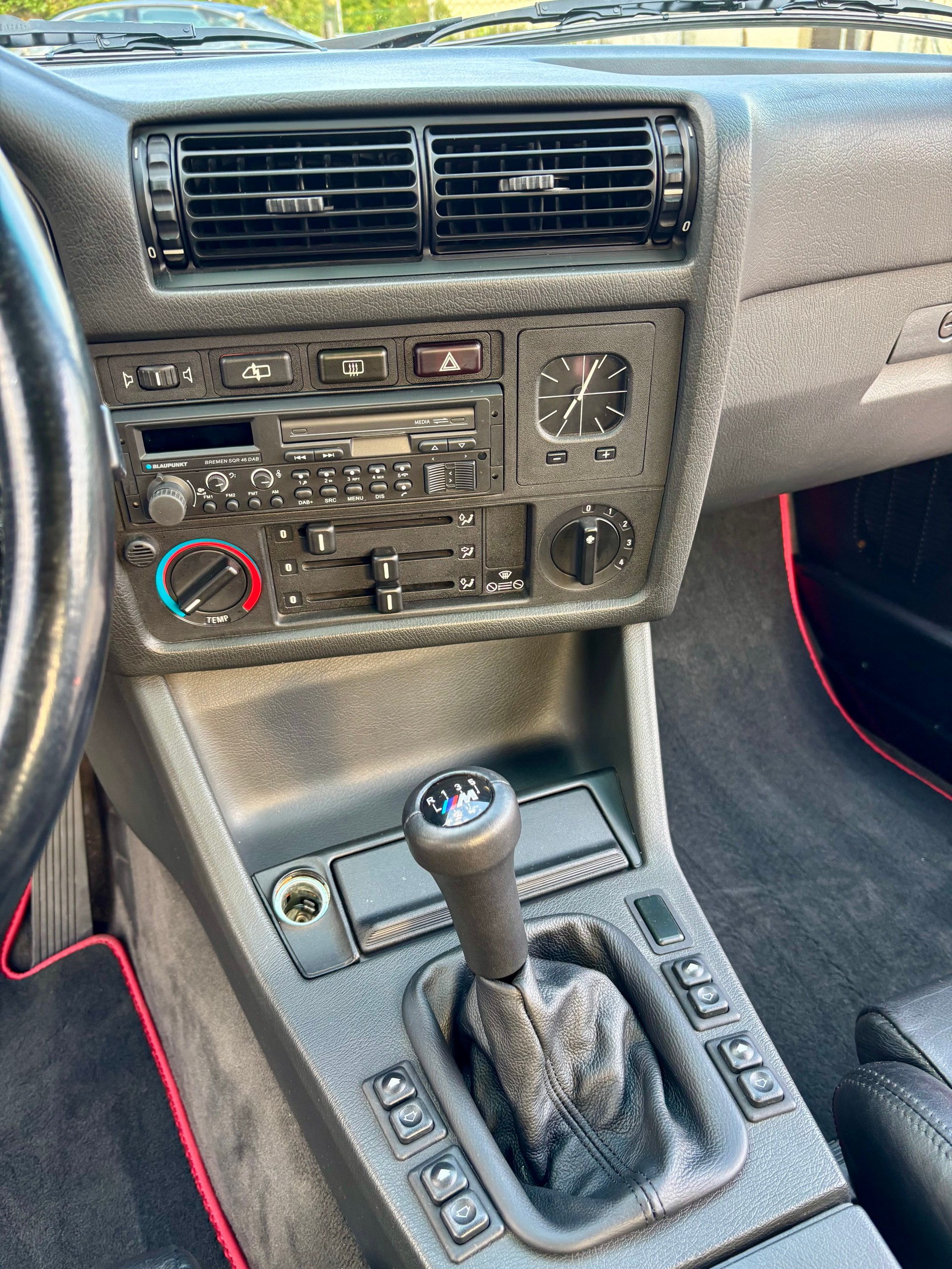 BMW E30 325i cabrio Veteranenfahrzeug-image-18