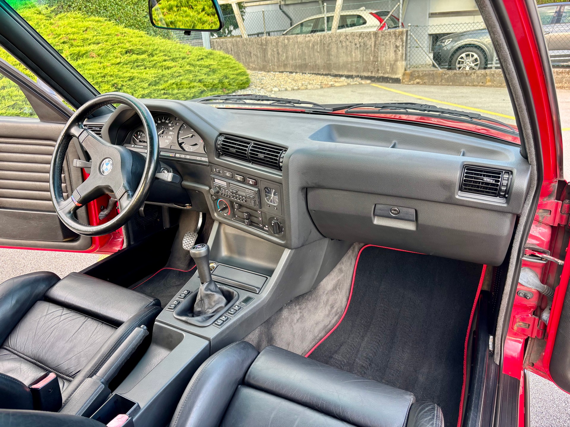 BMW E30 325i cabrio Veteranenfahrzeug-image-15