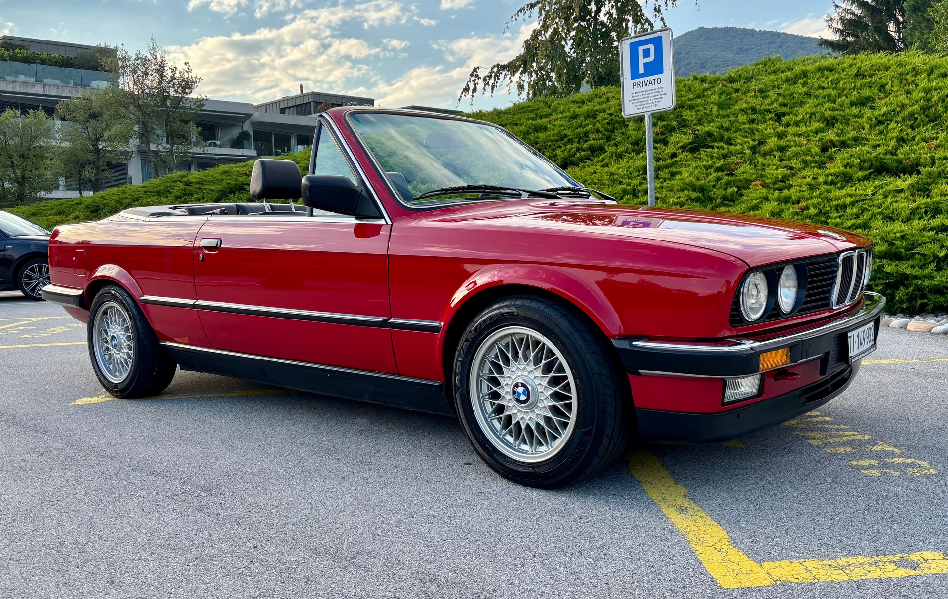 BMW E30 325i cabrio Veteranenfahrzeug-image-0