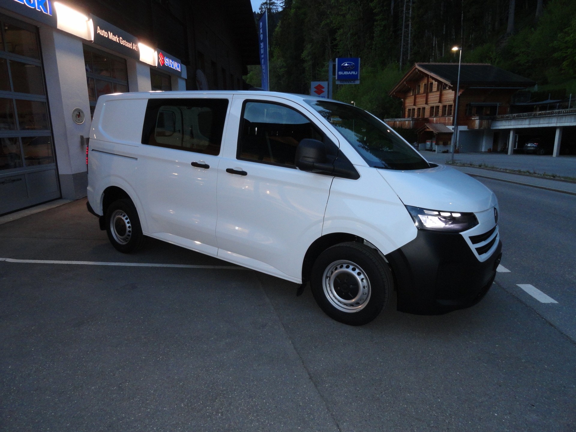 VW Transporter 2.0 TDI 4Motion Automat-image-10