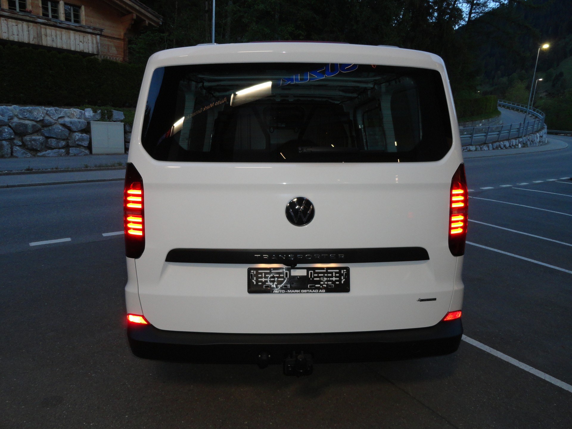 VW Transporter 2.0 TDI 4Motion Automat-image-11