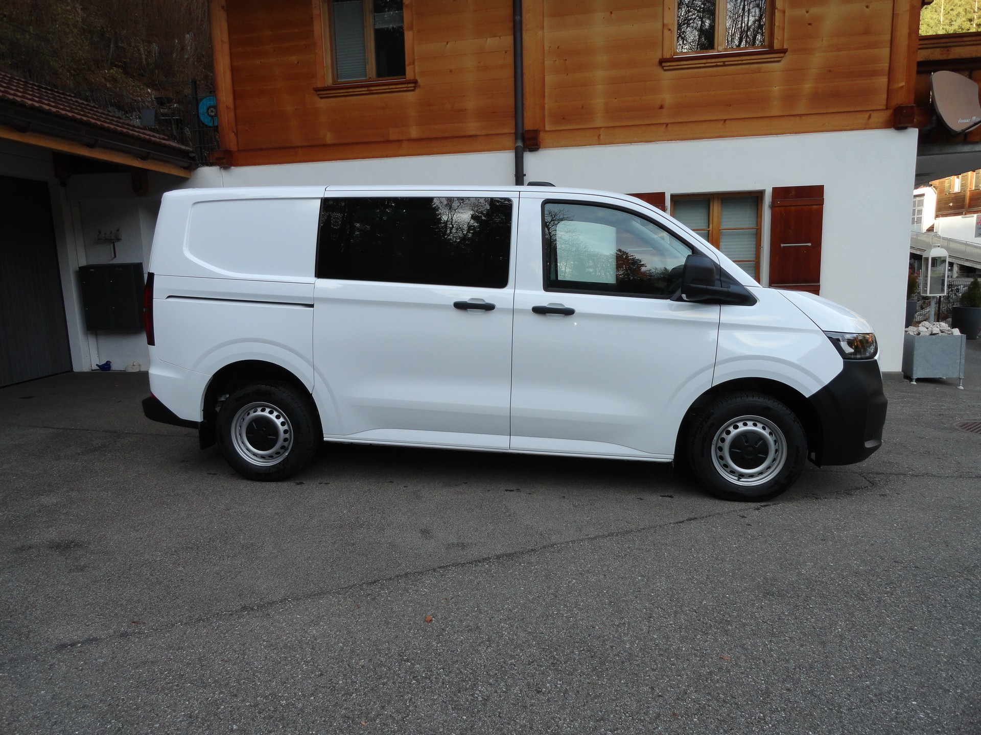 VW Transporter 2.0 TDI 4Motion Automat-image-3