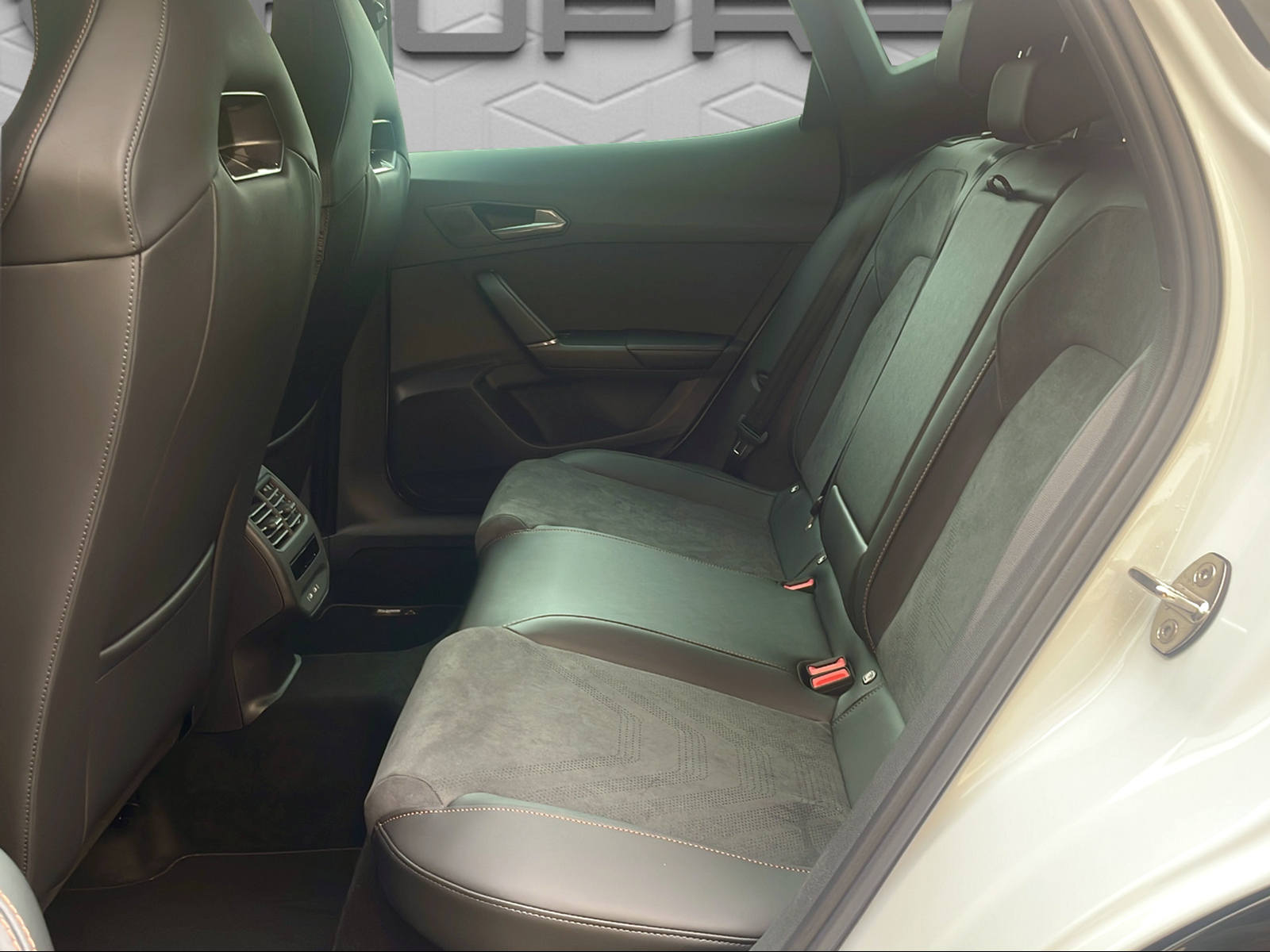CUPRA Formentor 1.5 TSI DSG-image-12