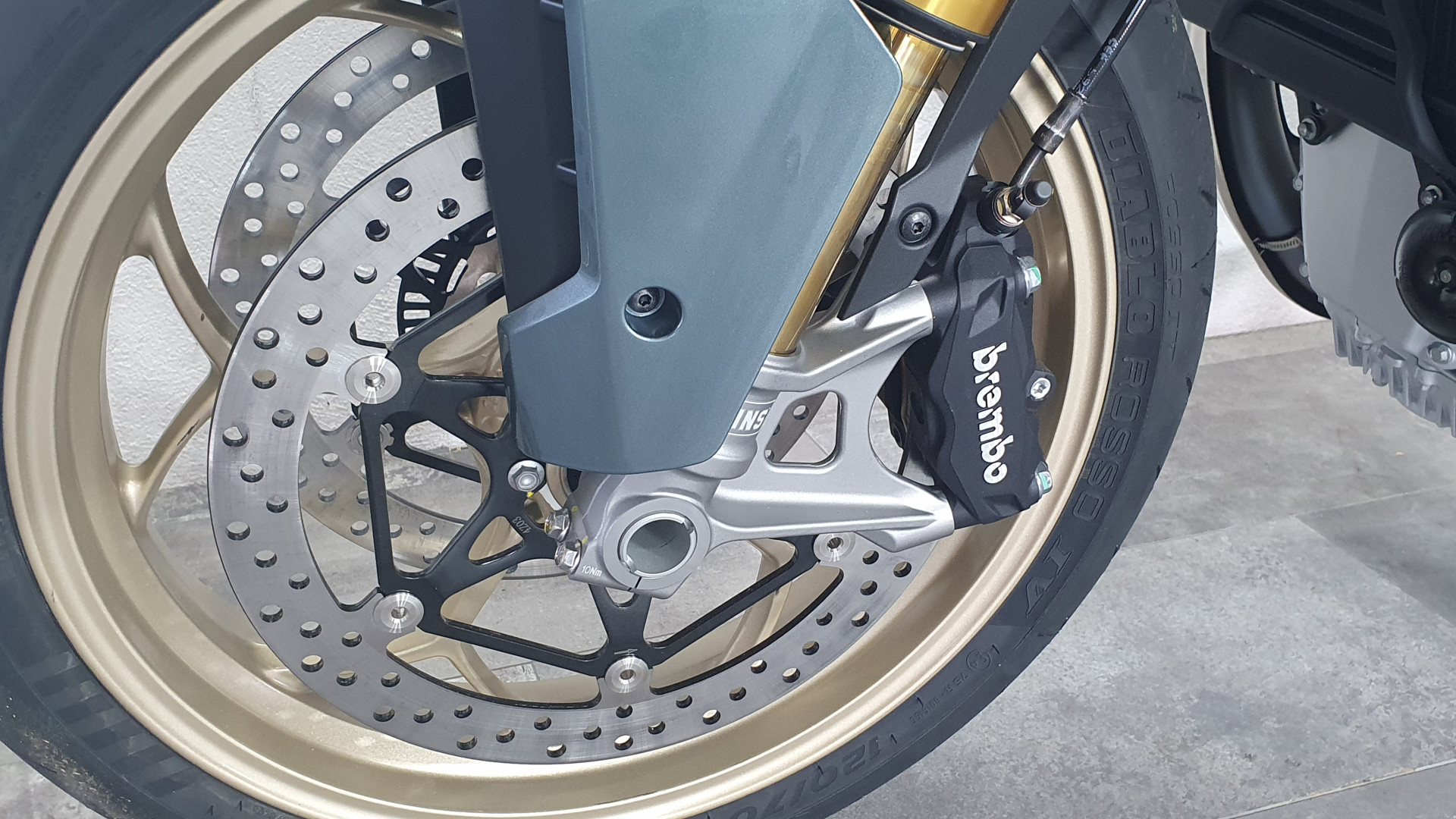 MOTO GUZZI V100 Mandello S-image-8