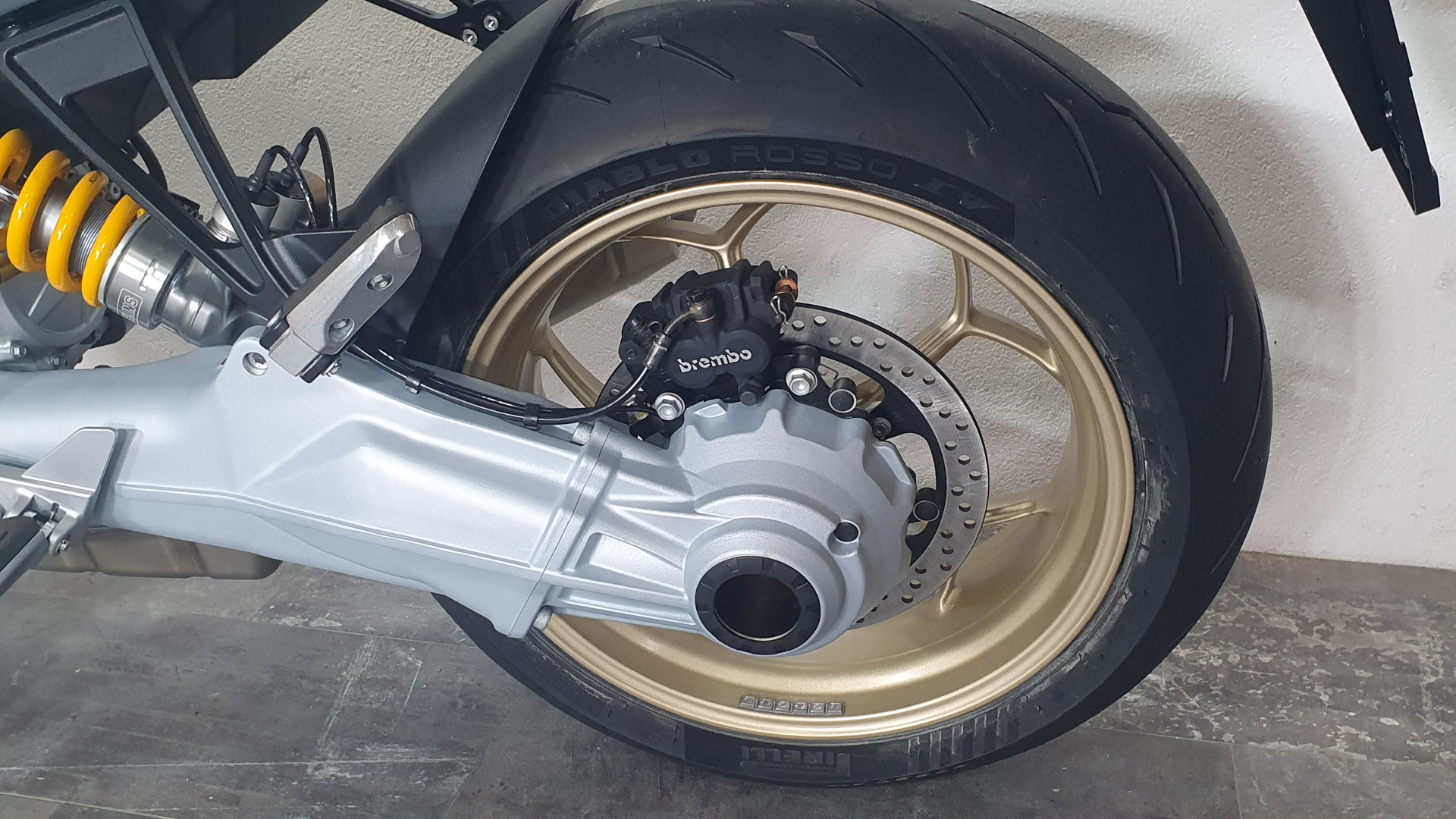 MOTO GUZZI V100 Mandello S-image-9