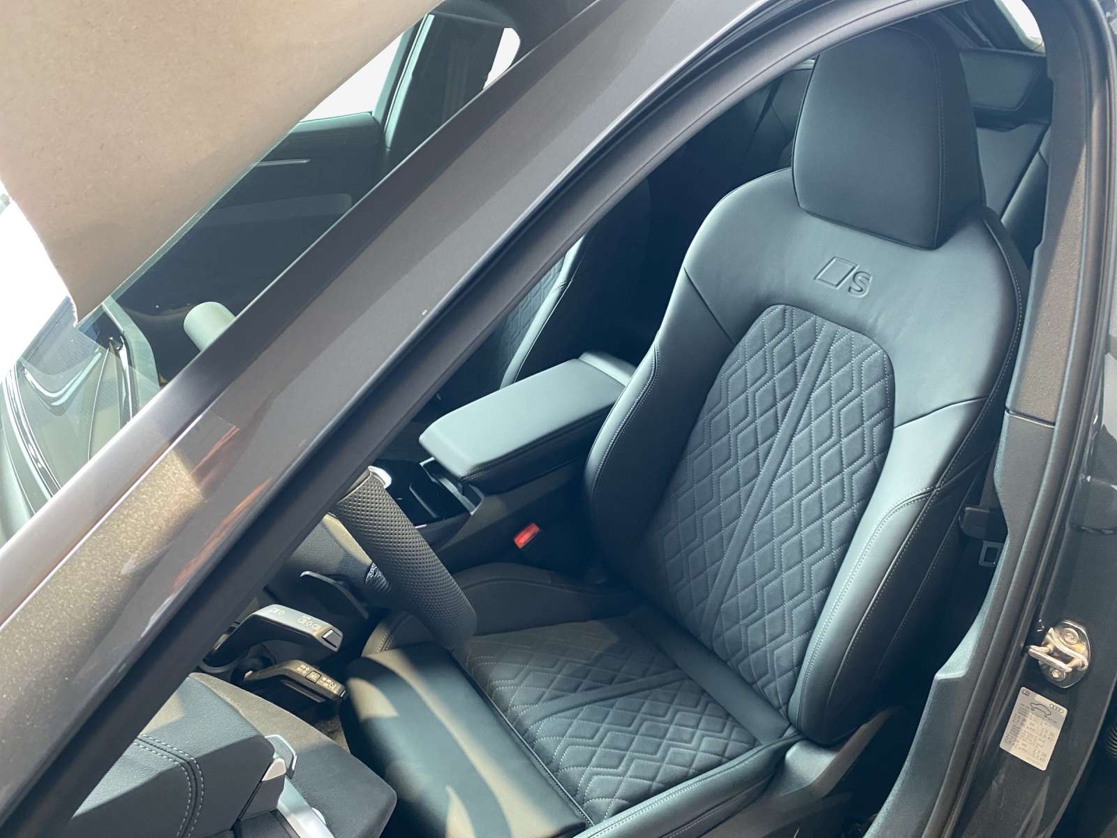 AUDI A6 Avant TDI quattro 150 kW S tronic-image-7