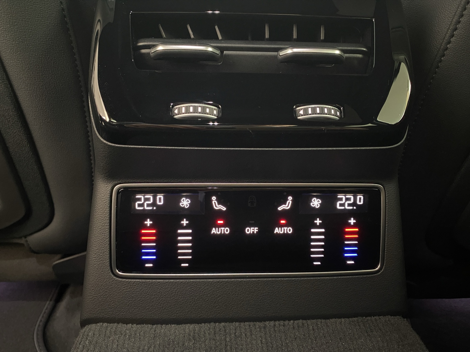 AUDI A6 Avant TDI quattro 150 kW S tronic-image-13