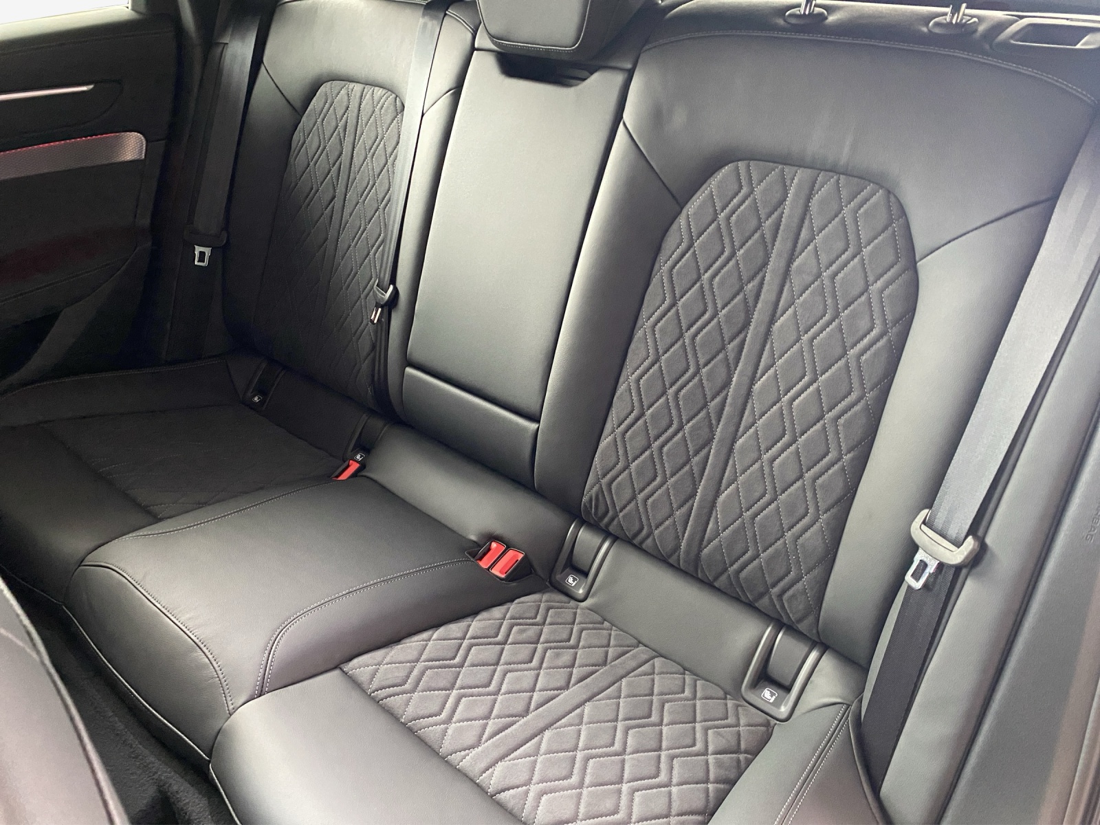 AUDI A6 Avant TDI quattro 150 kW S tronic-image-11