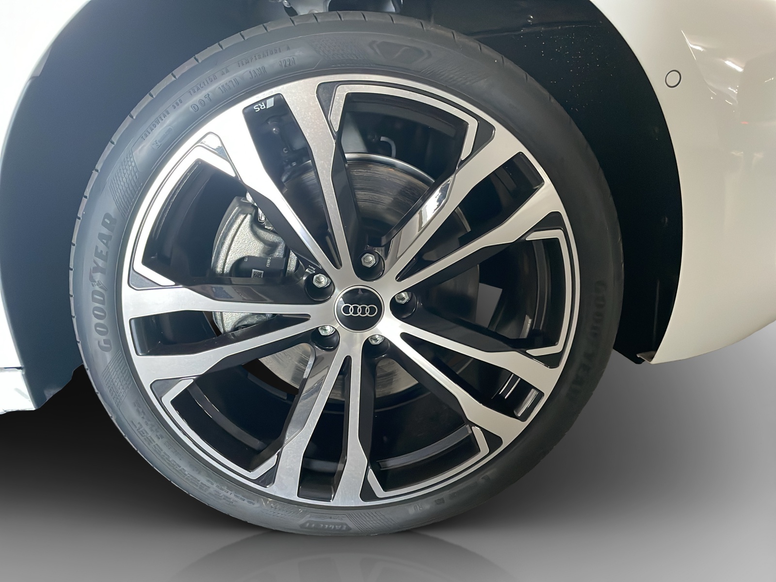 AUDI A5 Avant TDI quattro 150 kW Attraction S tronic-image-13