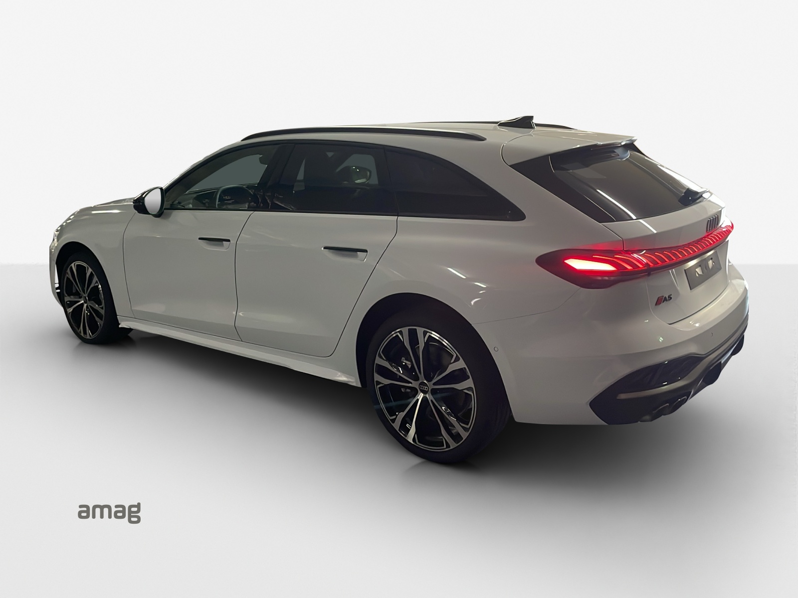 AUDI A5 Avant TDI quattro 150 kW Attraction S tronic-image-2