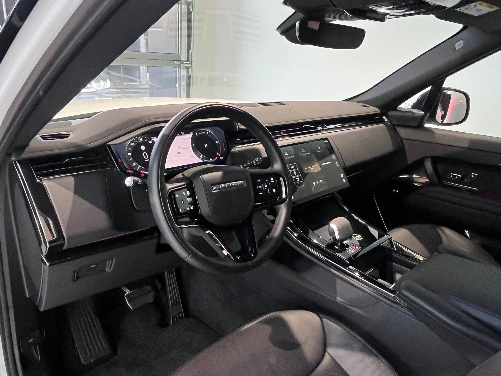 LAND ROVER Range Rover Sport D300 3.0 TD6 MHEV Dynamic SE Automatic-image-3