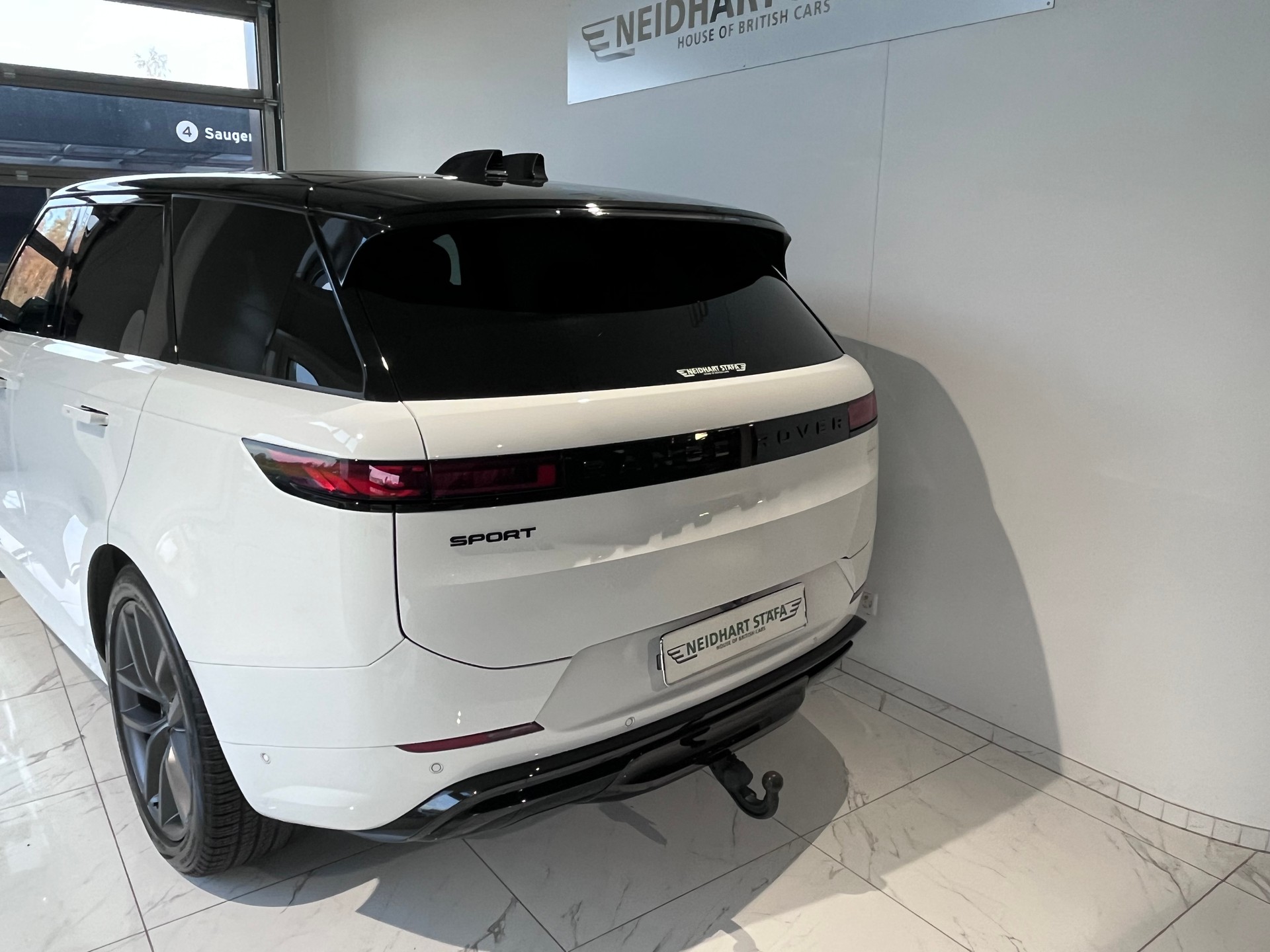 LAND ROVER Range Rover Sport D300 3.0 TD6 MHEV Dynamic SE Automatic-image-2