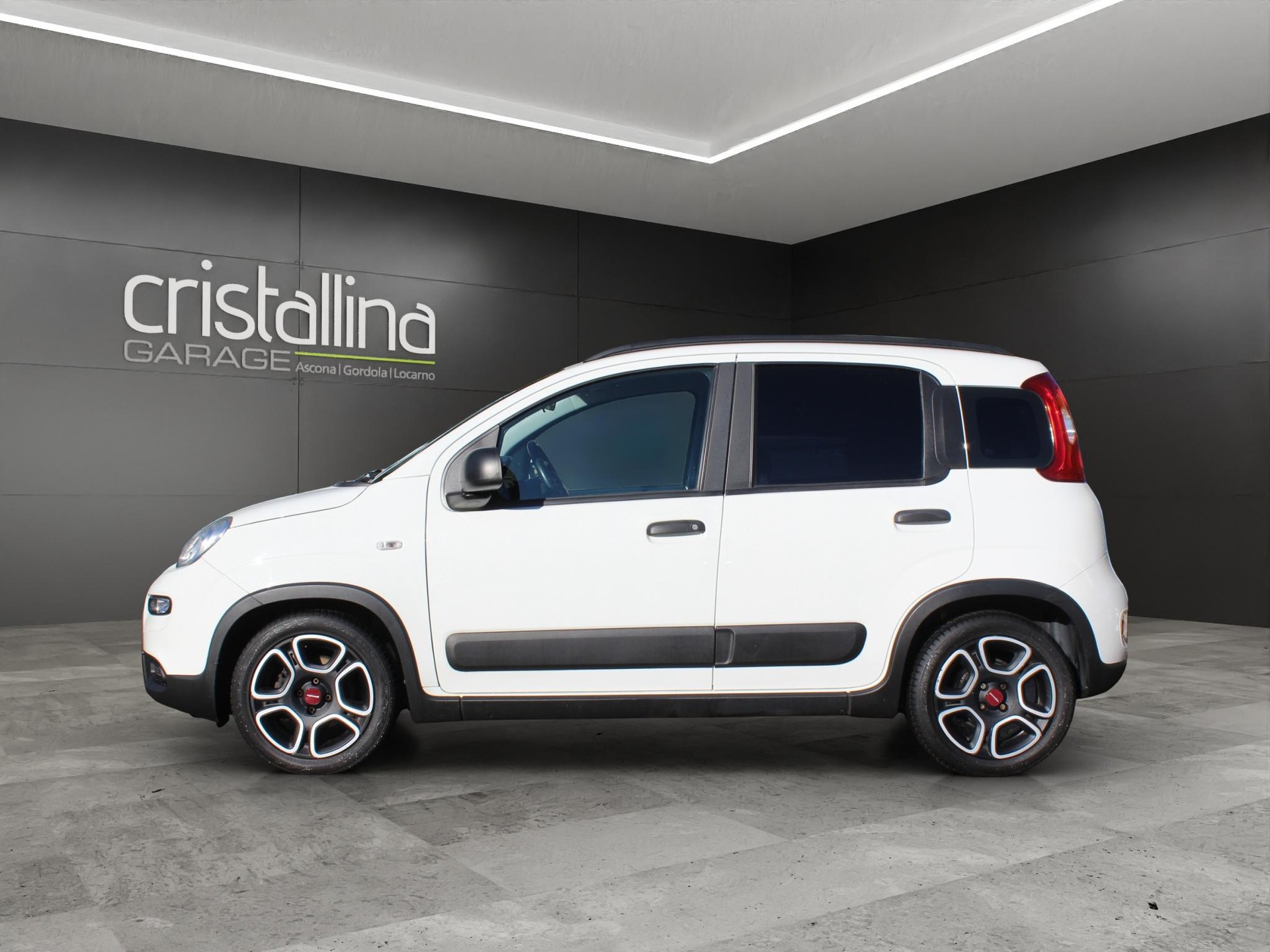 FIAT Panda 1.0 Hybrid City Life-image-1