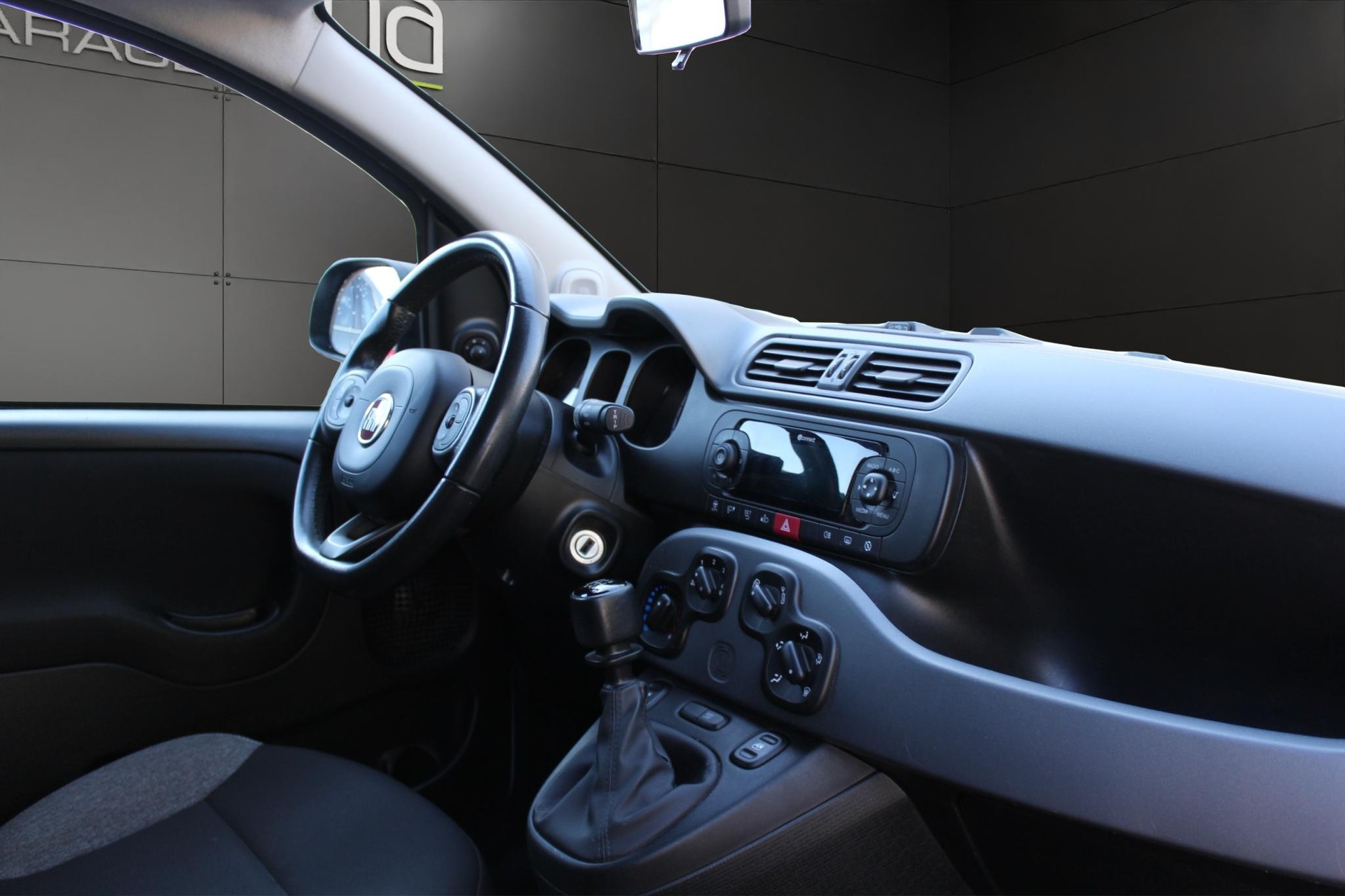 FIAT Panda 1.0 Hybrid City Life-image-8