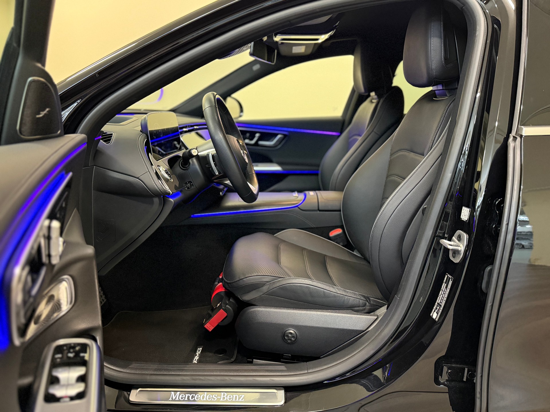 MERCEDES-BENZ E 450 d 4Matic 9G-Tronic AMG Line-image-13