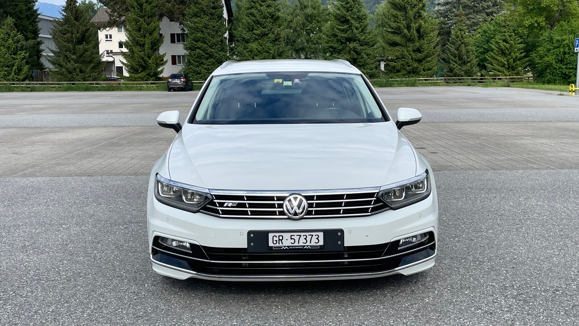 VW Passat Variant 2.0 TDI BMT Sport DSG 4Motion-image-3