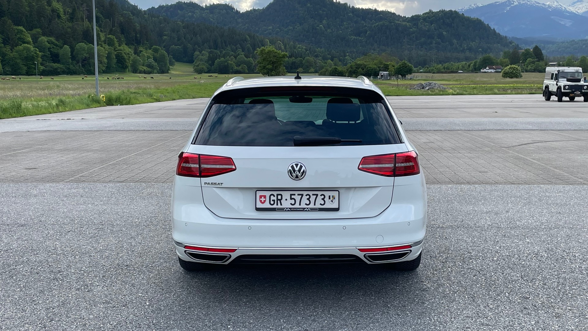 VW Passat Variant 2.0 TDI BMT Sport DSG 4Motion-image-7