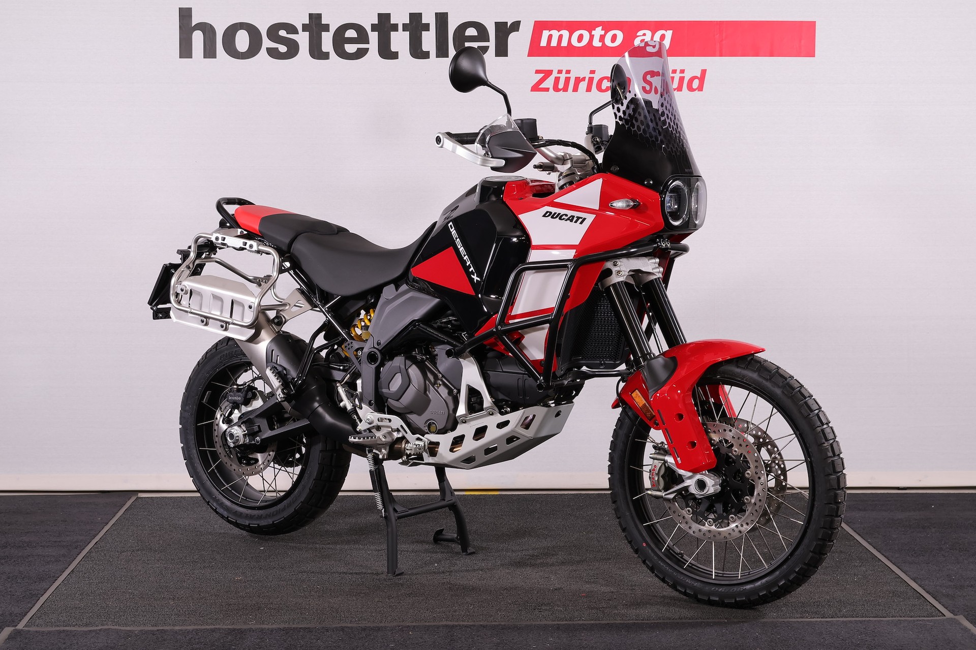 DUCATI Desert X Discovery-showroom-element-2