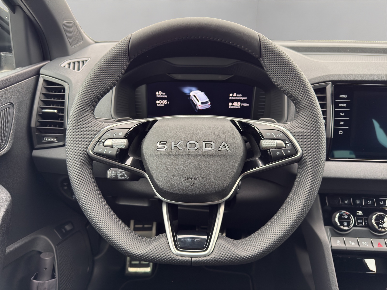 SKODA Karoq 1.5 TSI SportLine DSG-image-10