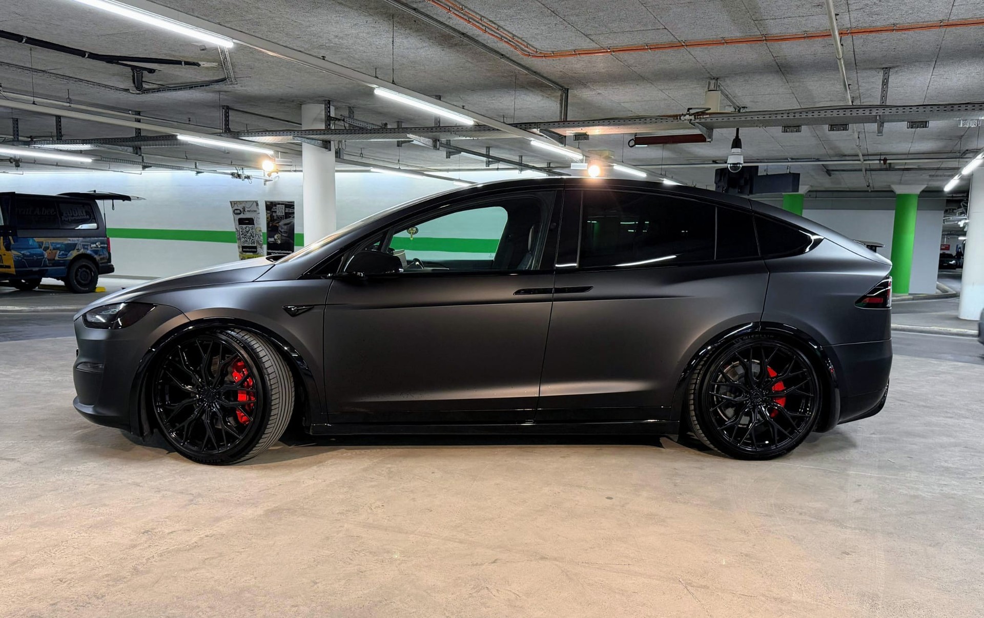TESLA MODEL X Plaid Einzigartig-image-8