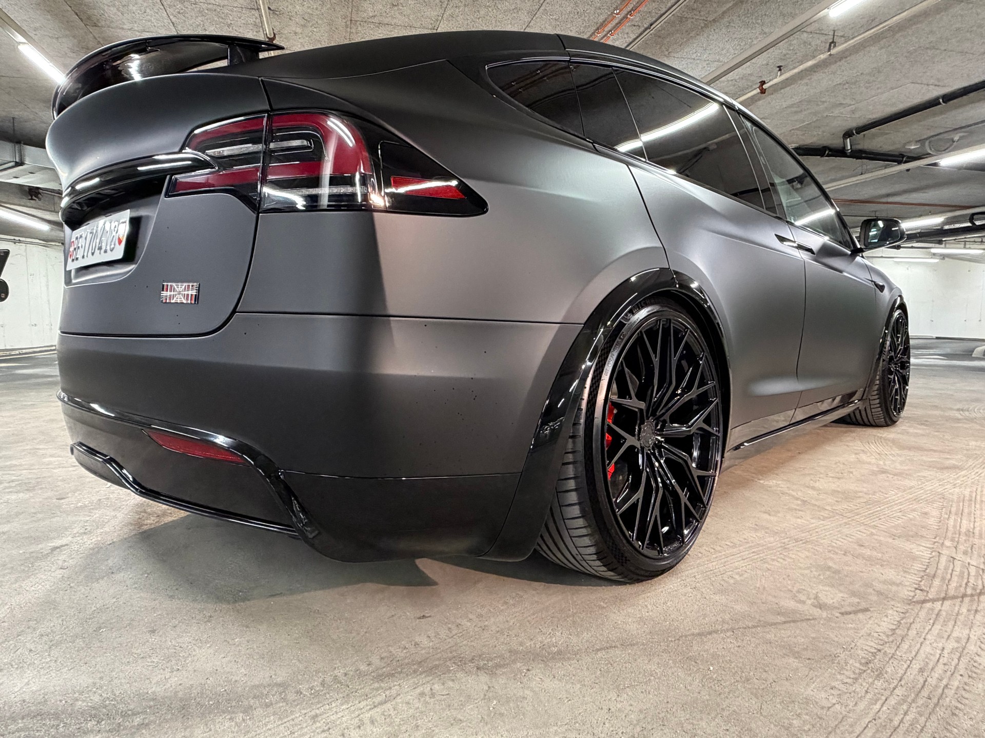 TESLA MODEL X Plaid Einzigartig-image-16