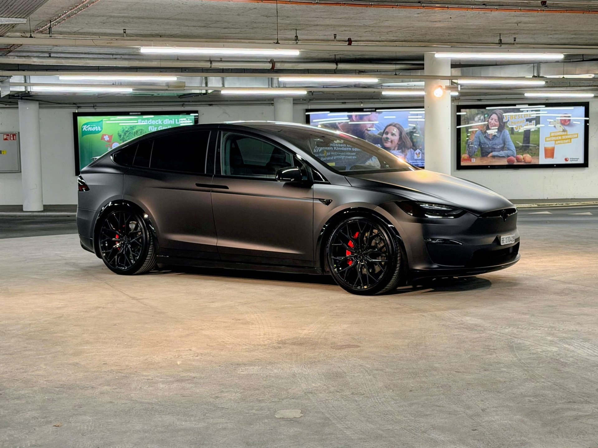 TESLA MODEL X Plaid Einzigartig-image-7
