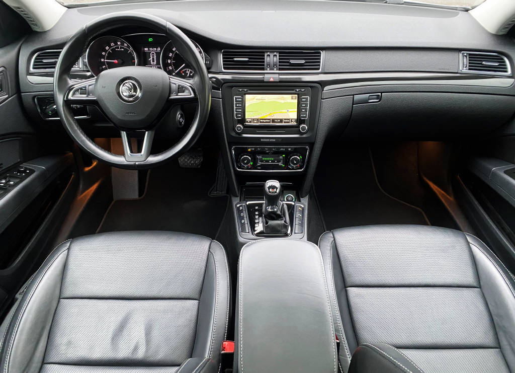 SKODA Superb Combi 2.0 TDI 170 Eleg. 4x4 DSG S/S-image-5