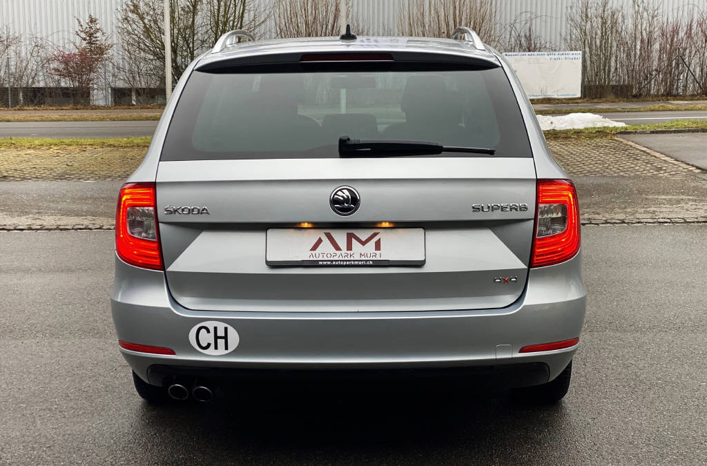 SKODA Superb Combi 2.0 TDI 170 Eleg. 4x4 DSG S/S-image-13