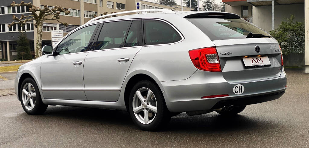 SKODA Superb Combi 2.0 TDI 170 Eleg. 4x4 DSG S/S-image-12